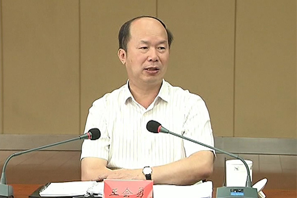 邢台市委书记王会勇调研宁晋 乐玩国际董事长雷国玺作典型发言
